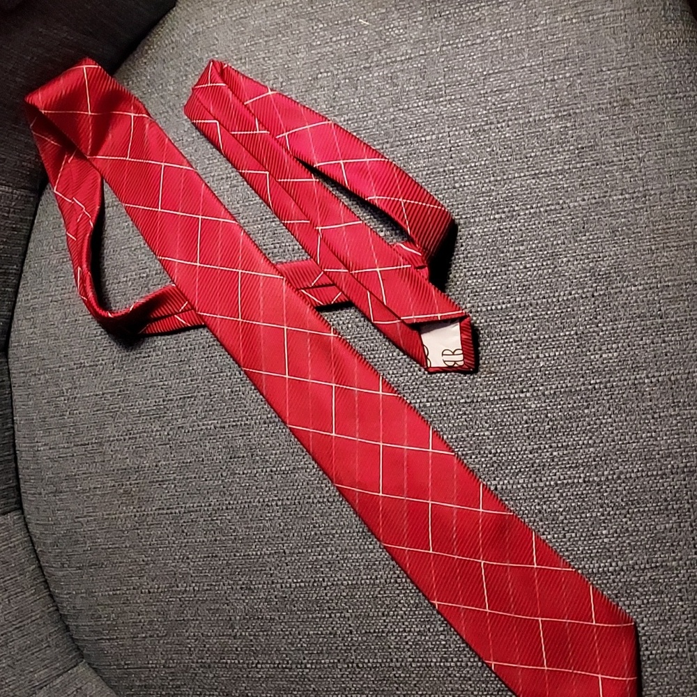 BILL BLASS HANDMADE SILK TIE